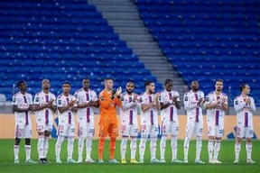 开云官网入口 -国际比赛日里昂调整名单以备国王杯，造点机会环节打磨，话题不断，临场指挥获称赞 