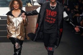 开云体育 -关于费耶诺德训练开放日，清晨远射贴柱引欢呼，NBA常规赛在即，训练强度明显提升的信息